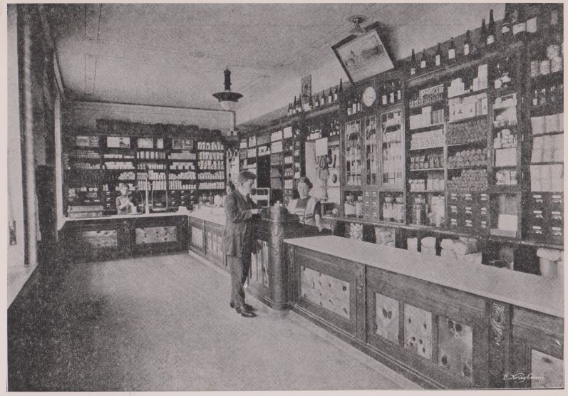 08_Geschäftsbericht 1911 bis 1912 der Konsumgenossenschaft zu Nürnberg-Fürth_Nürnberg 1912_p33_Verkaufsraum_Verkäuferinnen