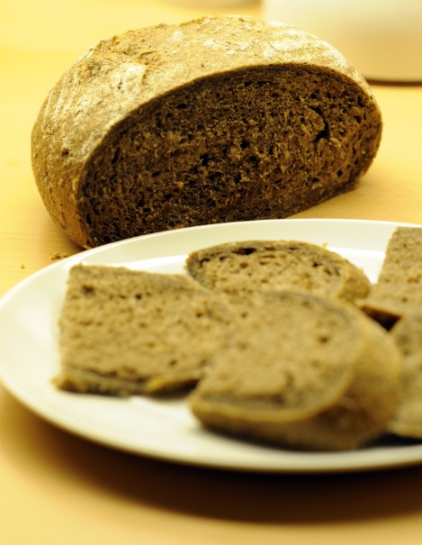 15_Eichelbrot_aufgeschnitten