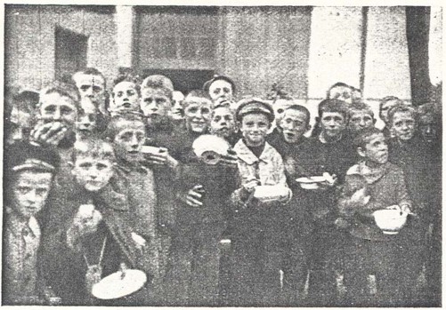 09_Jahresschau Nürnberg_01_1923-24_p124_Quäkerspeisung in Nürnberg 1923