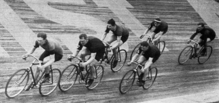 18_Sport im Bild_19_1913_p514_Zuschauersport_Radrennen_Berlin