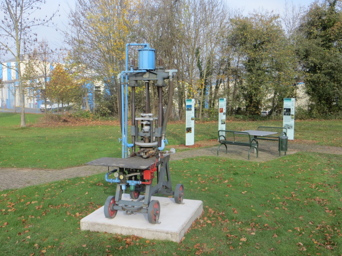 02_Uwe Spiekermann_Glasstelenweg-Boffzen_Glaspresse