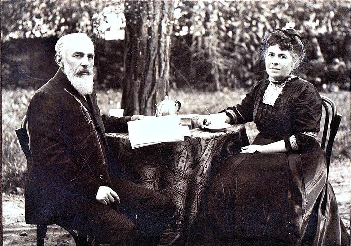 09_Main-Post_2015_11_16_Richard-Wehsarg_Maya-Wehsarg_Sommerau