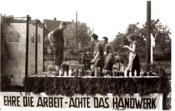 26_Postkarte_Boffzen_Dorffest_Festkultur_Noelle-von-Campe_Erinnerungskultur_Galsarbeiter_Parolen