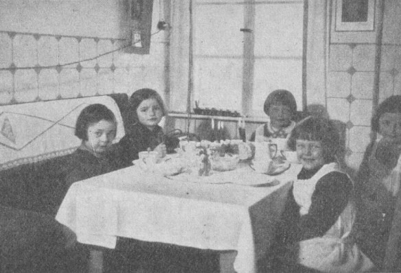 30_Die Frau und Mutter_21_1932_H11_p15_Geburtstagsfeier_Kuchen_Torte_Kinder